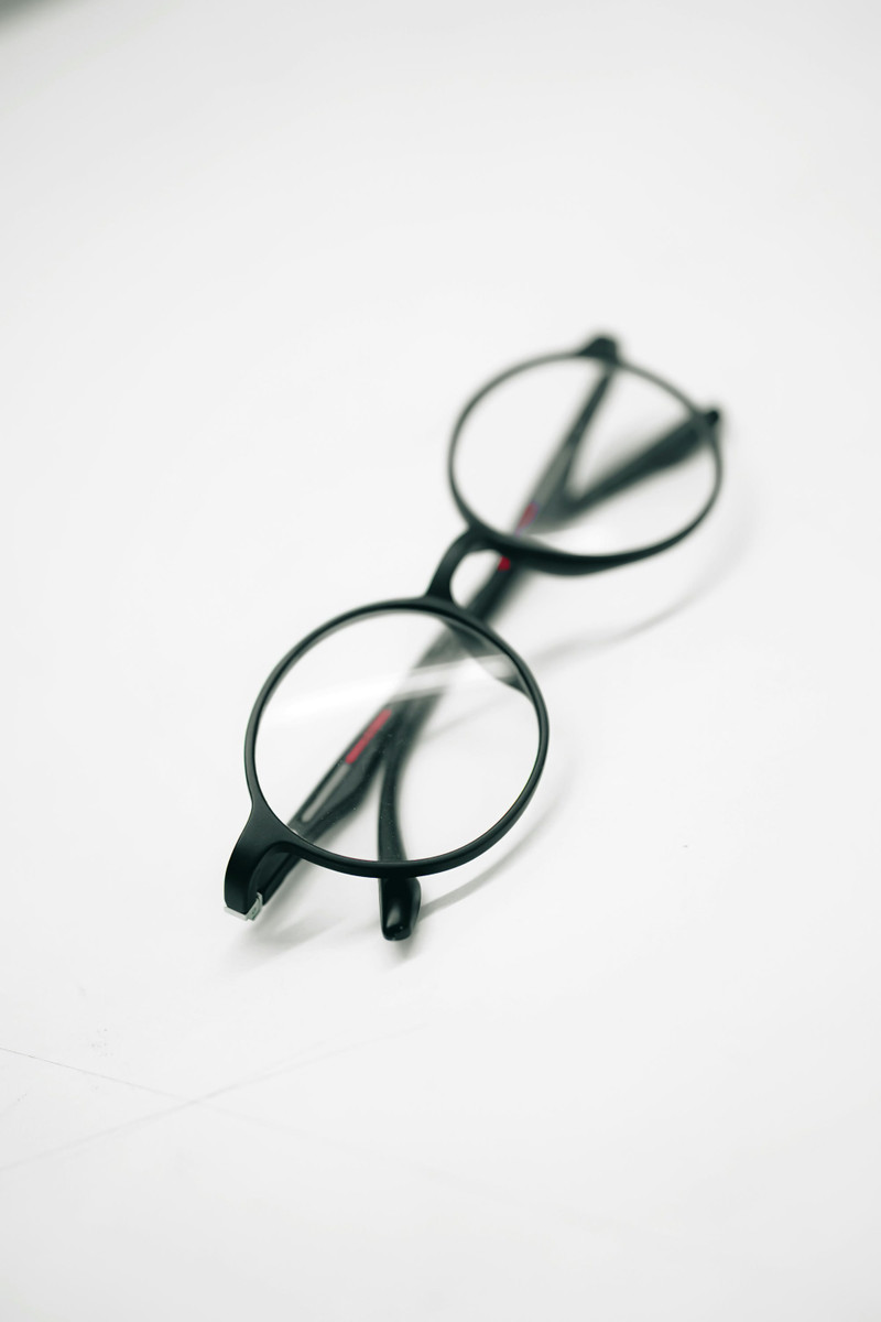 The round flex frames, folded.