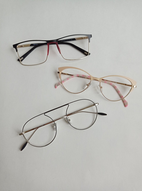 Three reading frames in black, rose and silver.